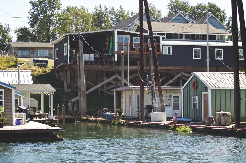 Photo of House Boats on the Columbia River